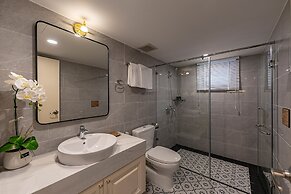 Golden Sun Apartment & Hotel