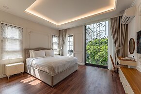 Golden Sun Apartment & Hotel