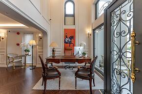 Golden Sun Apartment & Hotel