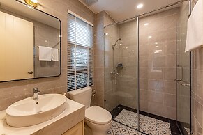 Golden Sun Apartment & Hotel