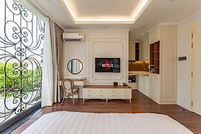 Golden Sun Apartment & Hotel