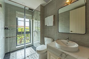 Golden Sun Apartment & Hotel