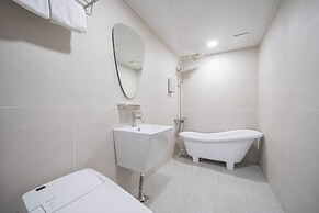 Brown Dot Hotel Sinan