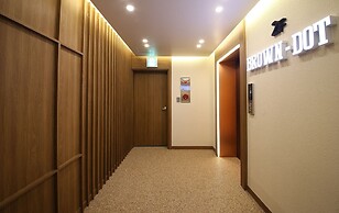 Brown Dot Hotel Sinan