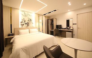 Brown Dot Hotel Sinan