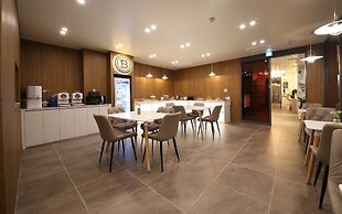 Brown Dot Hotel Sinan