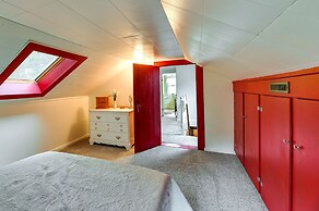 Canandaigua Getaway w/ Deck & Sunroom!