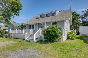 Charming Scituate Home w/ Deck - Walk to Beaches!