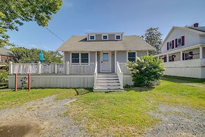 Charming Scituate Home w/ Deck - Walk to Beaches!