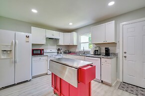 Single-story Ocala Home w/ Porch - Near Wec!