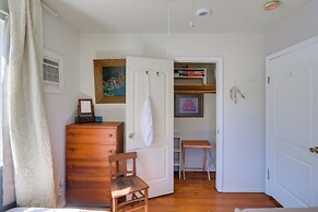 Fenced Yard & Grill: Orville Cottage Near Trails!