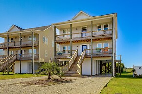 North Topsail Getaway w/ Panoramic Sound Views!