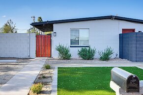 ~ 4 Mi to Old Town Scottsdale: Tempe Duplex