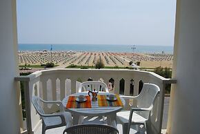 Comfy Seafront Studio With Terrace