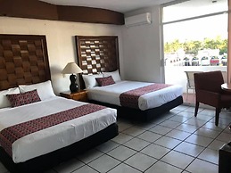 HOTEL ZONA DORADA SUITES