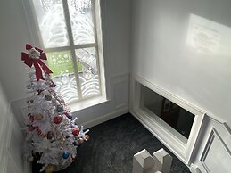 Rostrevor Valley Holiday Park- En-suite Rooms with Hot tub and Private