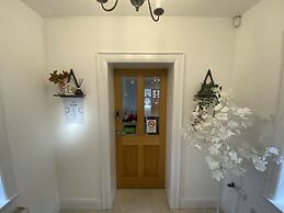 Rostrevor Valley Holiday Park- En-suite Rooms with Hot tub and Private