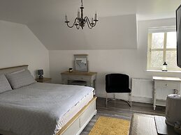 Rostrevor Valley Holiday Park- En-suite Rooms with Hot tub and Private