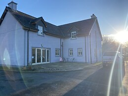 Rostrevor Valley Holiday Park- En-suite Rooms with Hot tub and Private