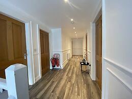 Rostrevor Valley Holiday Park- En-suite Rooms with Hot tub and Private