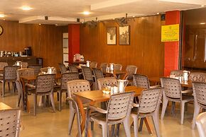 Girivihar Holiday club - Pure Veg