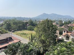 Girivihar Holiday club - Pure Veg