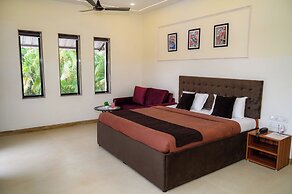 Girivihar Holiday club - Pure Veg