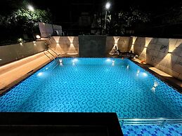 Girivihar Holiday club - Pure Veg