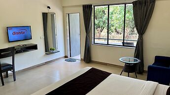 Girivihar Holiday club - Pure Veg