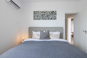 Phaedrus Living: Seaview Luxury Flat Athina Grenada