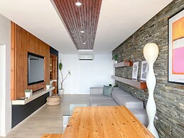 Phaedrus Living: Seaview Luxury Flat Athina Grenada