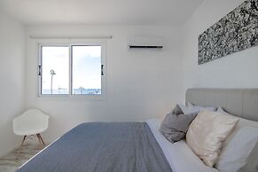 Phaedrus Living: Seaview Luxury Flat Athina Grenada