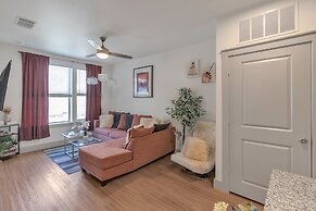 Location! Location! Cozy & Luxe 1 Bedroom Apts by Redawning
