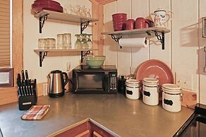 Outlaw Love 1 Bedroom Cabin by Redawning