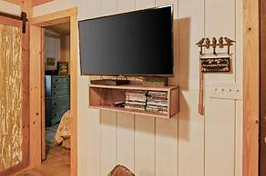 Outlaw Love 1 Bedroom Cabin by Redawning