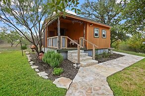 Outlaw Love 1 Bedroom Cabin by Redawning