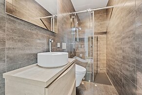 Stylish Apt in Cloche dOr w balconyID233