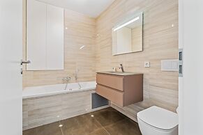 Stylish Apt in Cloche dOr w balconyID233