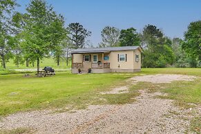 Near Parks & Lakes: Pet-friendly Winnie Cottage