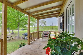 Near Parks & Lakes: Pet-friendly Winnie Cottage