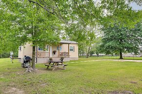 Near Parks & Lakes: Pet-friendly Winnie Cottage