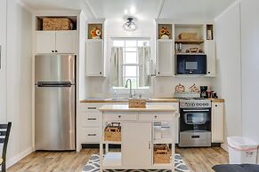 Near Parks & Lakes: Pet-friendly Winnie Cottage