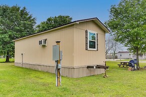 Near Parks & Lakes: Pet-friendly Winnie Cottage