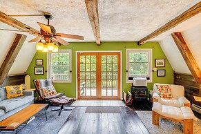 A-frame Cabin w/ Furnished Deck in Becket!