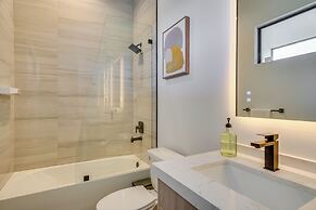 Pool & Outdoor Kitchen: Waterfront Cape Coral Home