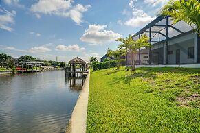 Pool & Outdoor Kitchen: Waterfront Cape Coral Home