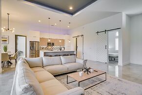 Pool & Outdoor Kitchen: Waterfront Cape Coral Home