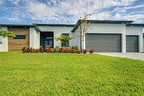 Pool & Outdoor Kitchen: Waterfront Cape Coral Home