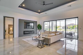 Pool & Outdoor Kitchen: Waterfront Cape Coral Home