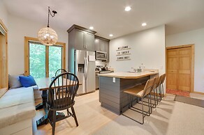 Modern Bellaire Condo: Pool Access, Near Skiing!